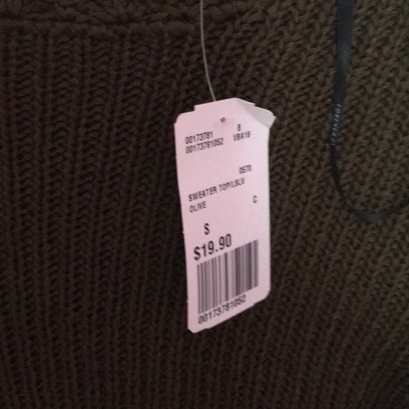 Forever 21 Olive cropped crochet top bell sleeve - Picture 2 of 2